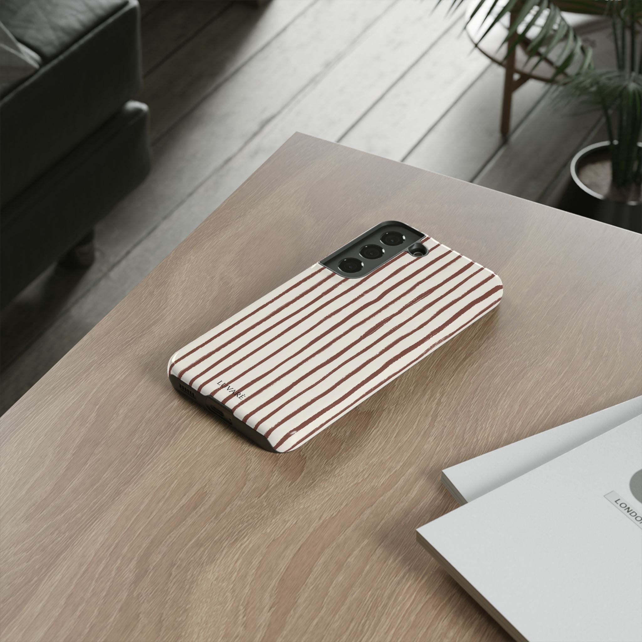 Brown Drawn Stripe Case